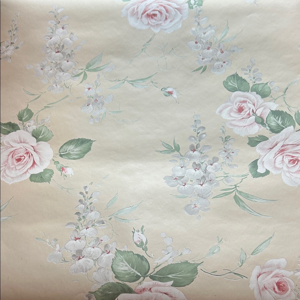 Vintage Valentino Floral Wallpaper in Cream and Pink - Picture 2 of 3